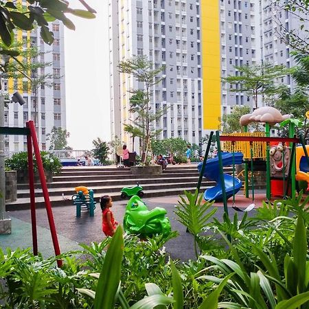 Simply Minimalist 2Br The Springlake Summarecon Apartment By Travelio Bekasi Extérieur photo